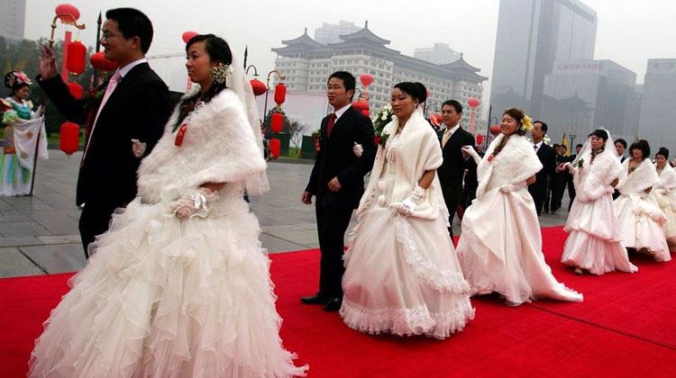 a mass wedding ceremony at China