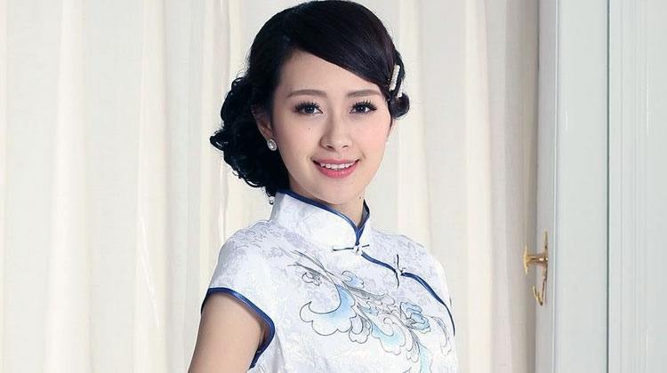 beautiful traditional Chinese girl