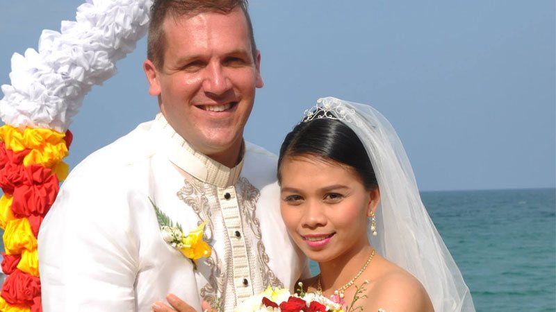 Western guy married a Filipina woman