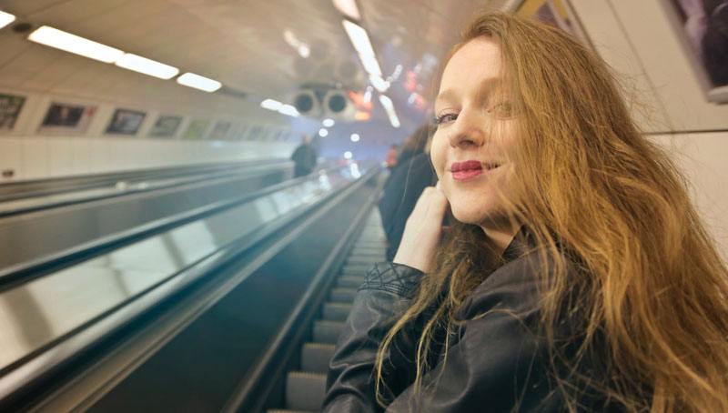 pretty-girl-at-the-metro-station