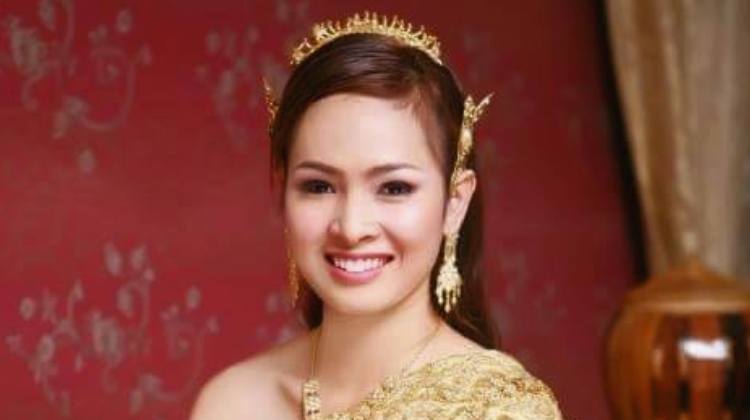 beautiful cambodian girl