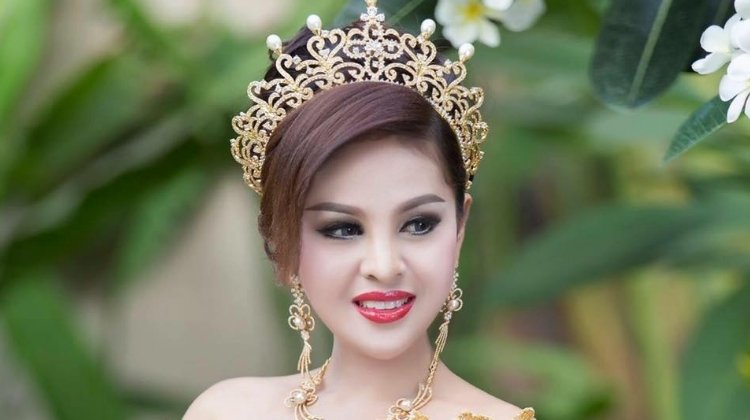 gorgeous cambodian woman