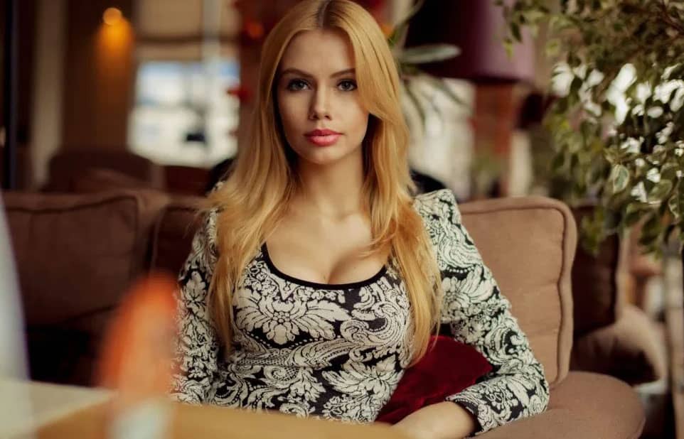 busty Moldovan girl in a restaurant