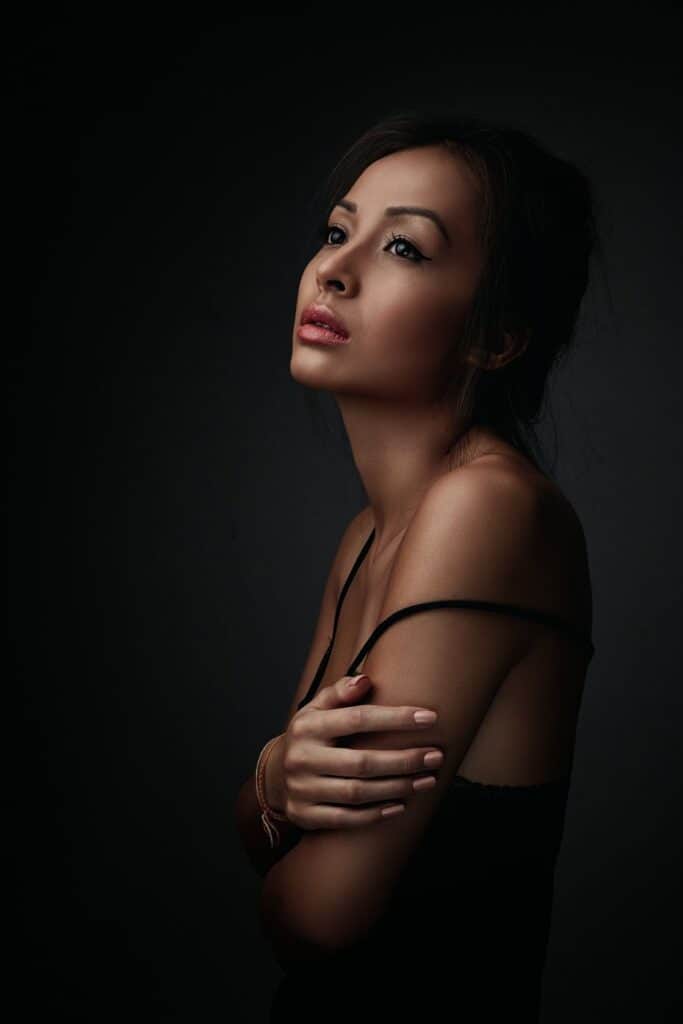 20+ Hottest Cambodian Women - View Pictures & Bios 2 Liz Hing portrait