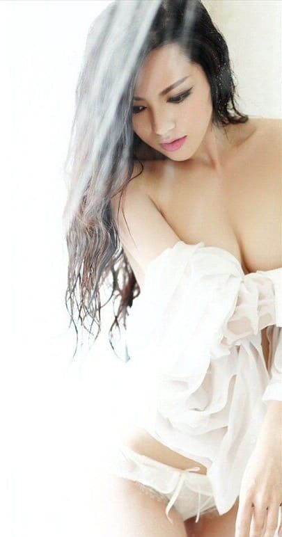 Top 20 Hottest Chinese Girls 32 Sheng Xin Ran hot in the bath
